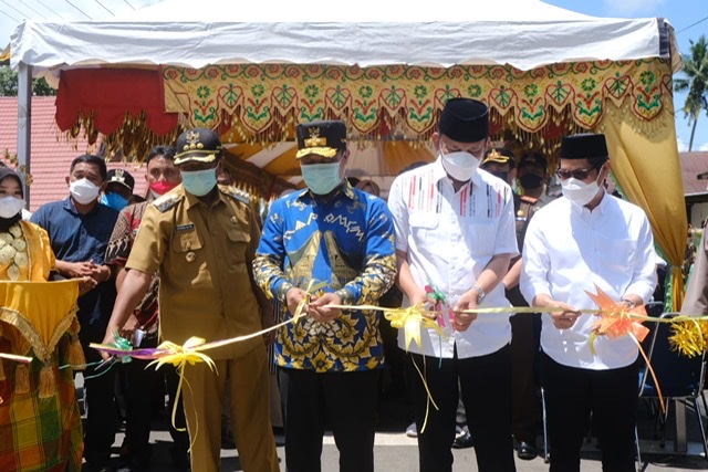 Andi Sudirman Resmikan Ruas Jalan Pangkajene Sidrap-Batas Soppeng Senilai Rp7,59 Miliar